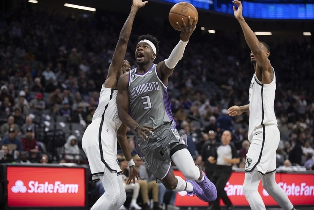 O'Neale cerró la noche con once puntos y mismo número de rebotes así como de asistencias, mientras que Kevin Durant fue otro de los protagonistas con 35 unidades. 
 Foto Ap