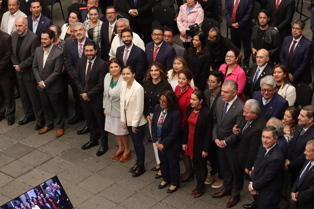 La jefa del gobierno capitalino, Clara Brugada, inaugura el "Primer foro para la implementación de la jornada laboral de 40 horas semanales", en el Museo de la Ciudad de México, el 19 de junio de 2025. Foto 

