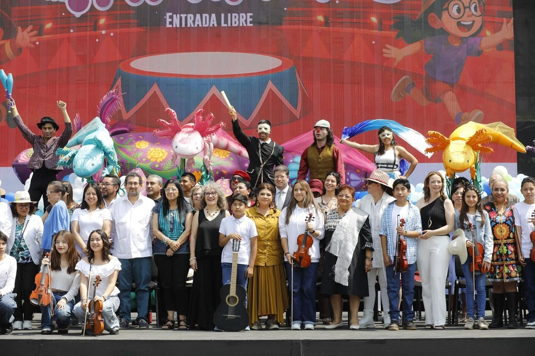 La jefa de Gobierno de la Ciudad de México, Clara Brugada, durante la inauguración del "Zocalito de las infancias", el 25 de abril de 2025. Foto 