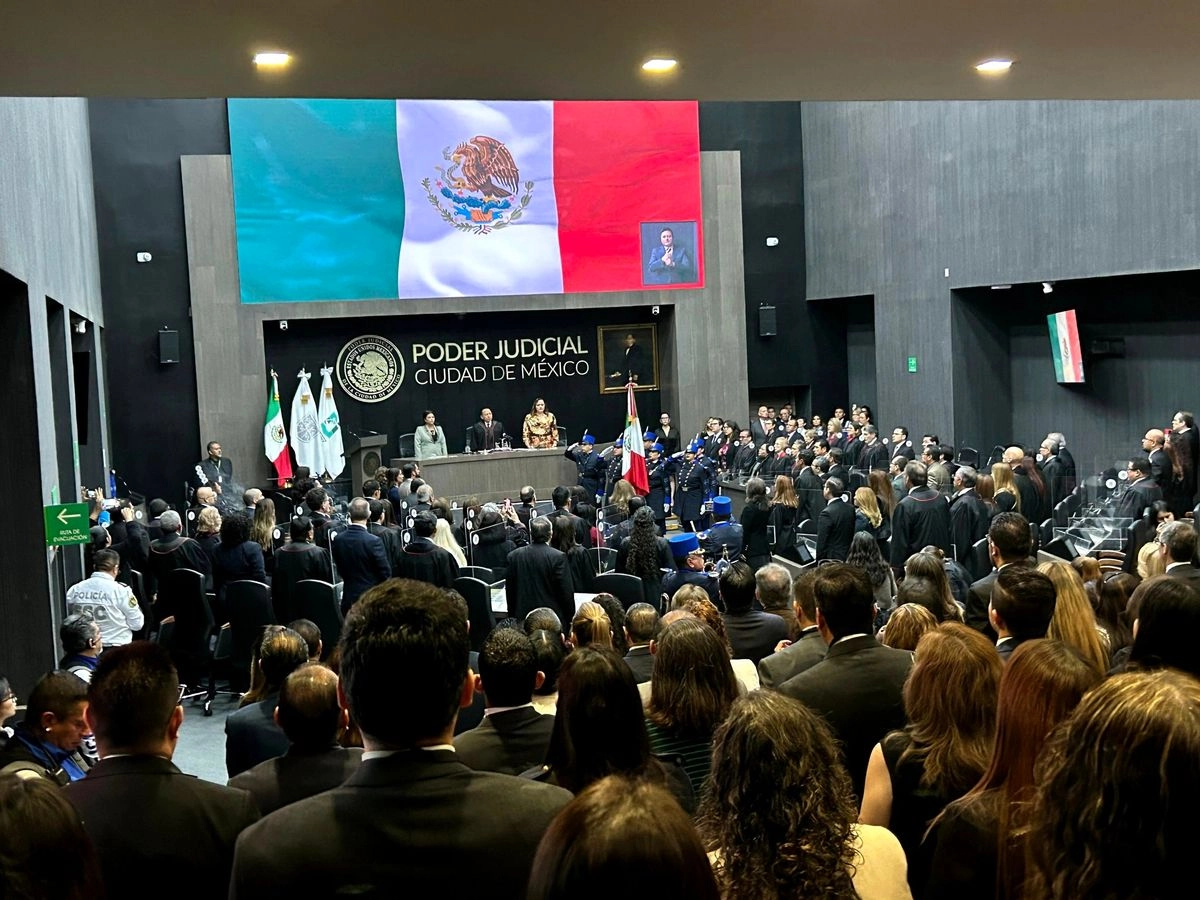 Aspectos de la ceremonia de investidura de 34 magistrados y 98 jueces de la CDMX. Foto