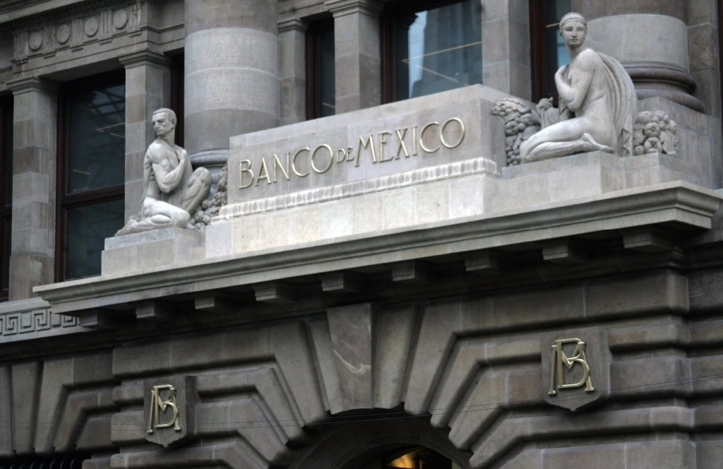 Fachada del Banco de México, en 5 de Mayo, en el Centro de la Ciudad de México. Foto Roberto García Rivas