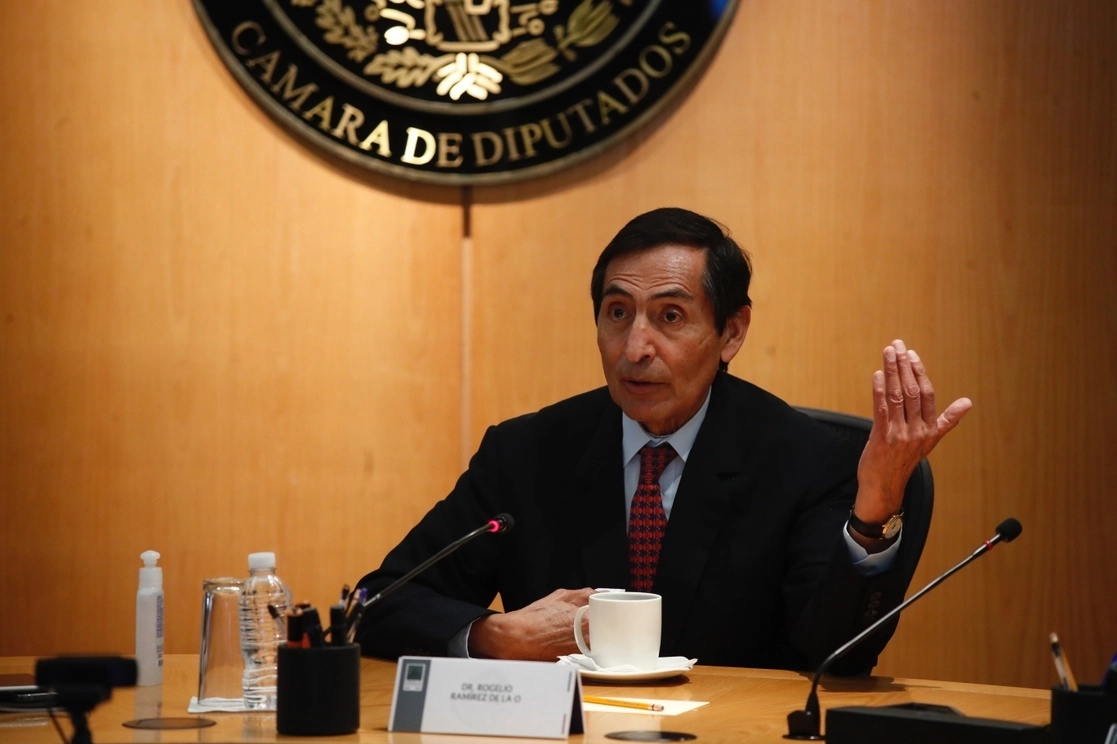 Rogelio Ramírez de la O reiteró que se busca mantener presupuestos fiscales financiables con una deuda por debajo de 50 por ciento del PIB. Foto Cristina Rodríguez / Archivo