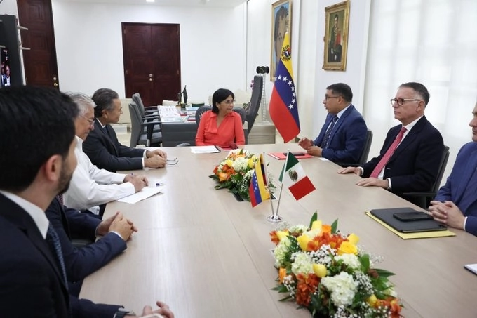La vicepresidenta ejecutiva de Venezuela, Delcy Rodríguez encabezó el encuentro con autoridades de Pemex. Foto tomada de la cuenta de X @ViceVenezuela