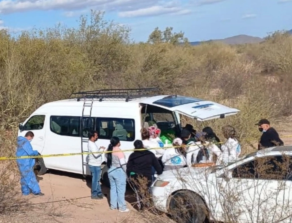 Madres Buscadoras del colectivo por La Paz Sonora, localizó un cementerio clandestino con al menos 25 fosas en Hermosillo. Foto Cristina Gómez