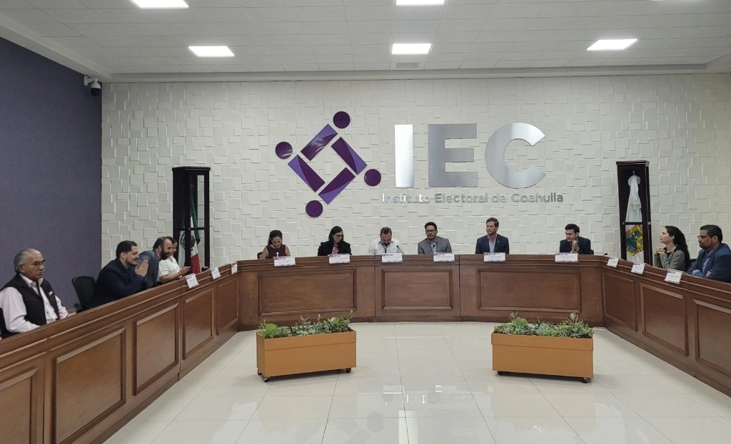 Los partidos políticos programaron eventos de inicio de campaña en los principales municipios del estado, a partir de la medianoche de este sábado. Foto @IEC_Coahuila