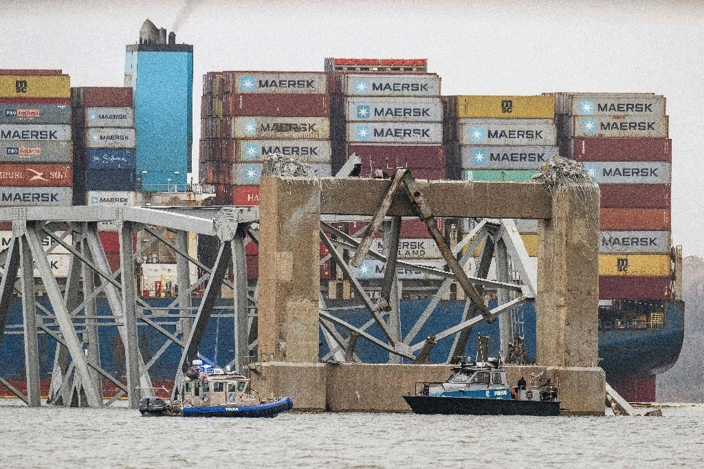 Puente Francis Scott Key que se derrumbó tras el choque del  portacontenedores Dali en Baltimore, Maryland. Las autoridades locales estaban dispuestas a centrarse en ampliar los esfuerzos de recuperación. Foto AFP 