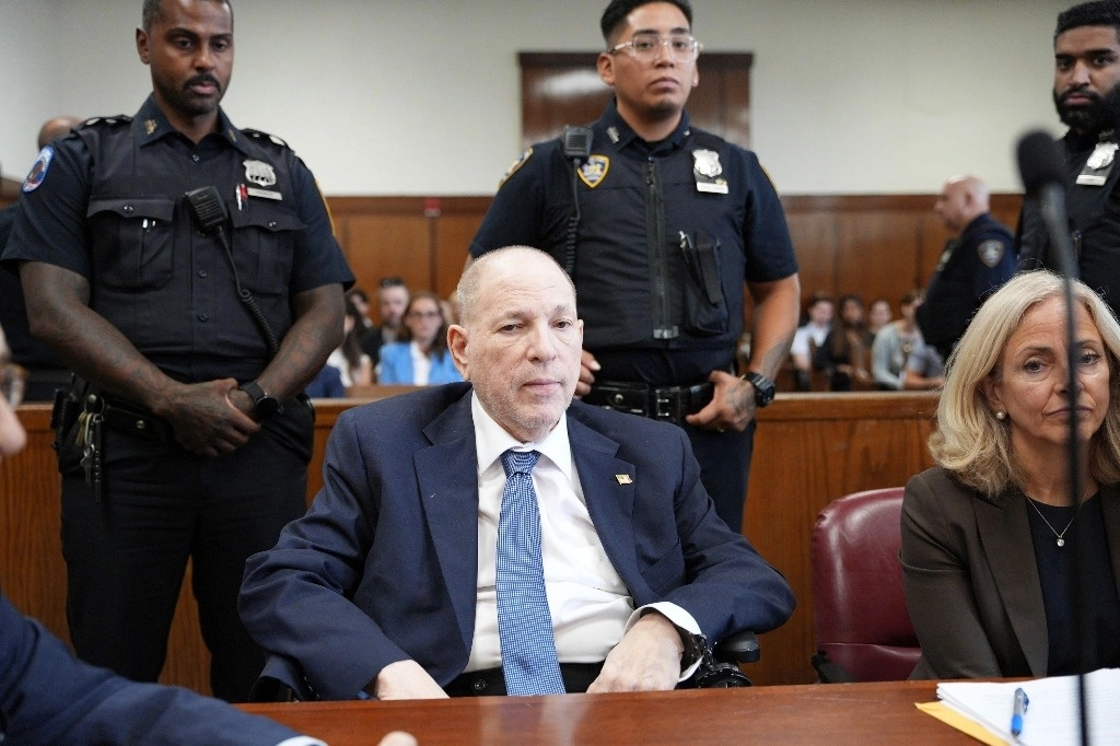 El ex magnate de Hollywood Harvey Weinstein aparecen en la Corte Criminal de Manhattan, en Nueva York, el 9 de julio de 2024. Foto Ap   