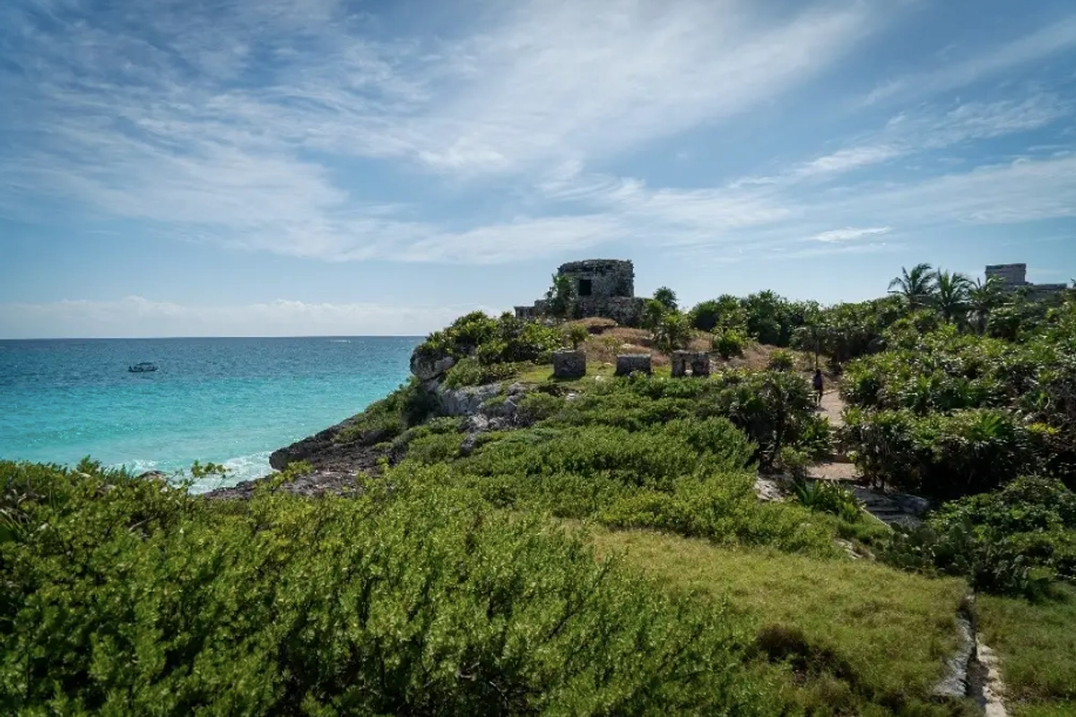 El Museo de la Costa Oriental y la zona arqueológica Tulum- Tankah, en el Parque del Jaguar, complejos culturales mayas ubicados en el municipio de Tulum, Quintana Roo.