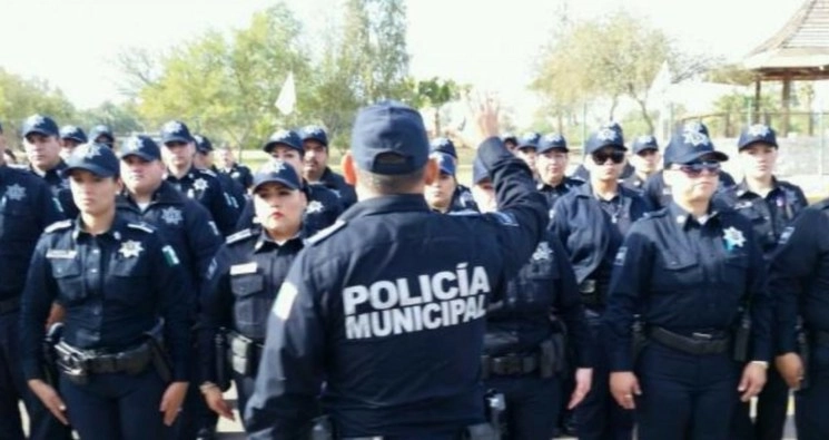 Hace dos años venció el plazo para que el gobierno de Baja California emitiera las disposiciones reglamentarias para que los policías cuenten con seguridad social. Foto Jorge Heras