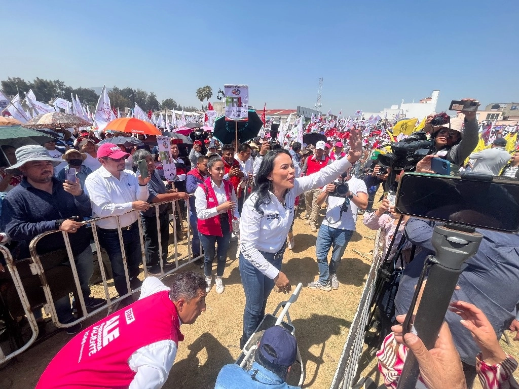 Alejandra del Moral, candidata de la alianza opositora al gobierno de Edomex, inició formalmente su campaña proselitista. Foto René Ramón