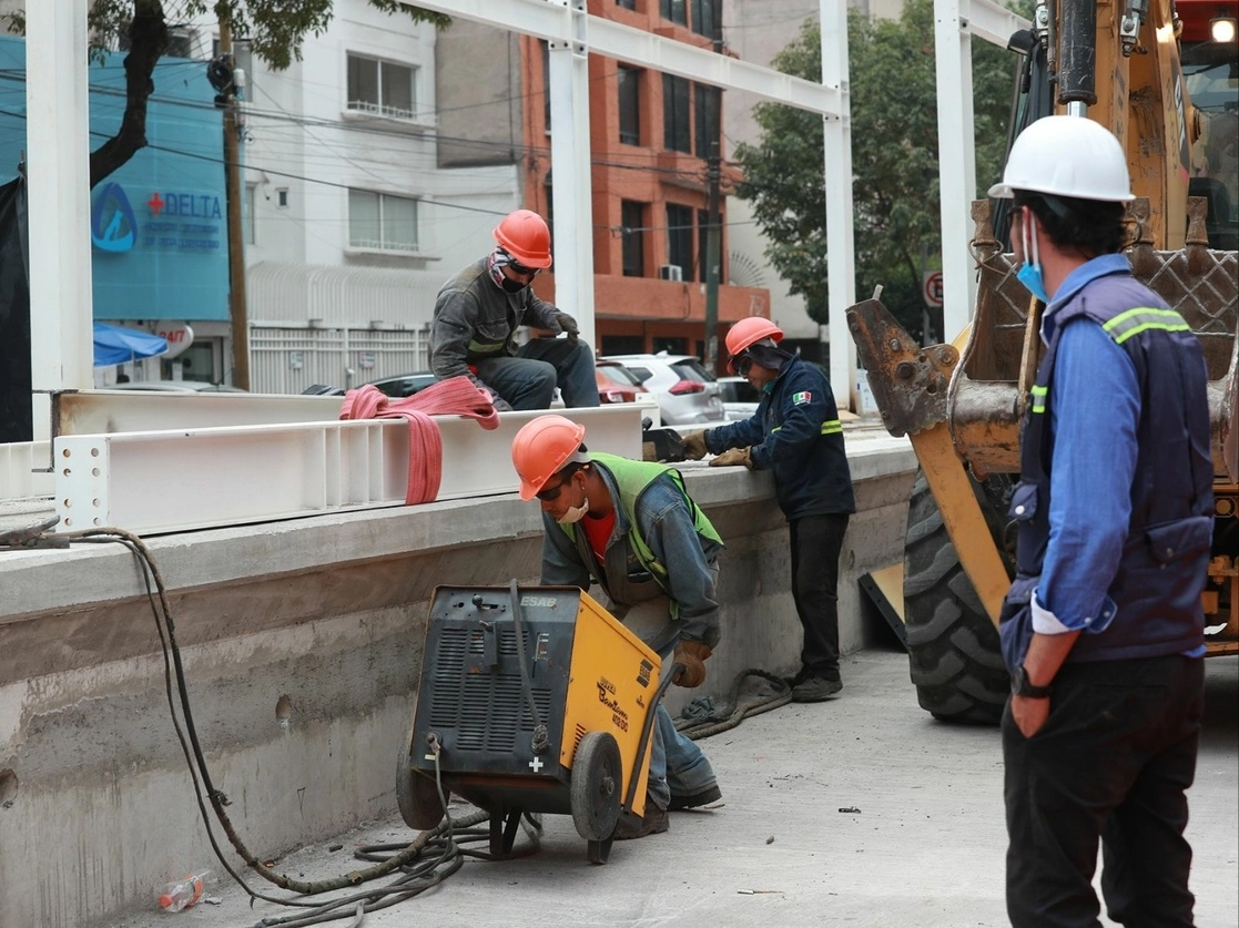 Los gastos en Construcción se redujeron 18.3 por ciento y en Maquinaria y equipo total 16.5 por ciento respecto a los de igual mes de 2019. Foto María Luisa Severiano / Archivo
