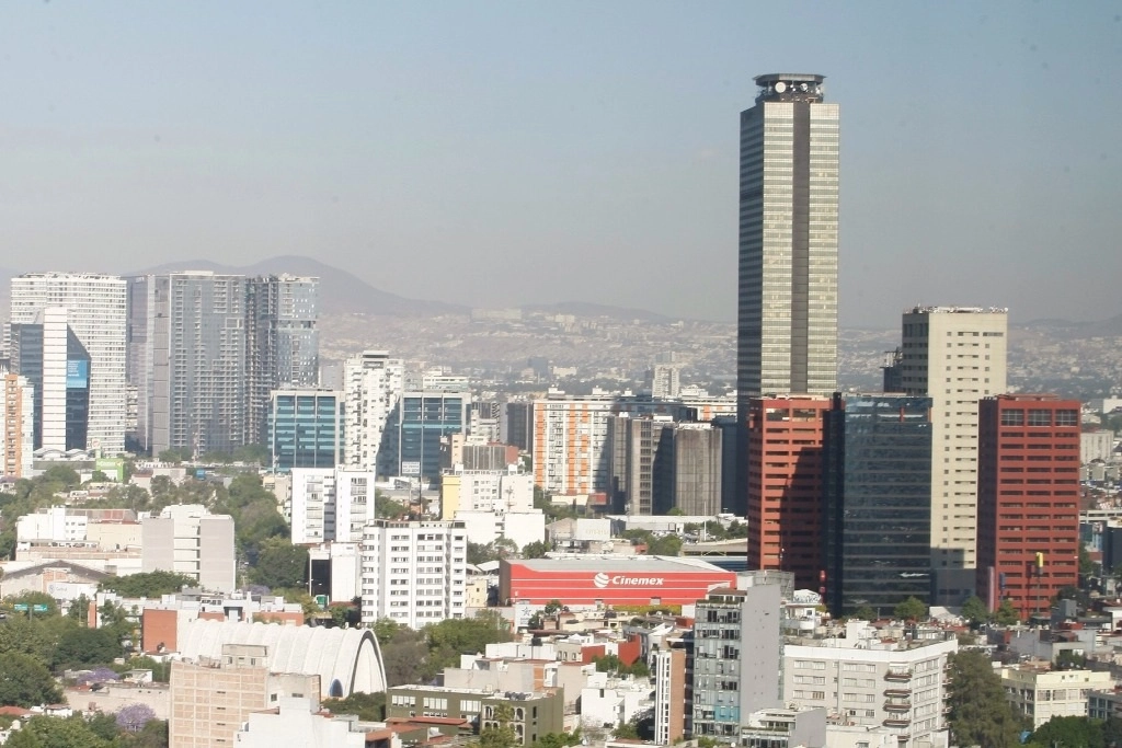Edificio de las oficina de Pemex en la Ciudad de México. Foto Roberto García 