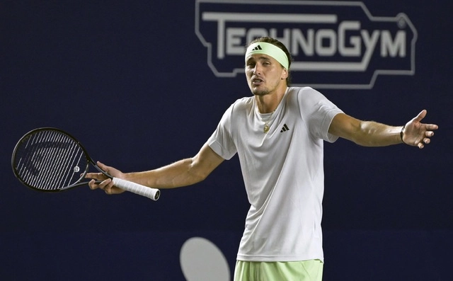 Nada le salió a Zverev en el estadio principal del complejo tenístico. Foto Afp / archivo