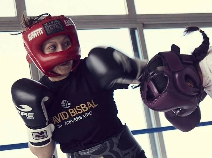 Fundora dominó el combate de principio a fin y se mantuvo como la boxeadora más joven de la historia en ser indiscutida (23). Su ascenso a la cima de su categoría ha sido meteórico. En su anterior combate, en noviembre, venció por nocaut técnico en siete asaltos a Celeste Alaniz. Foto