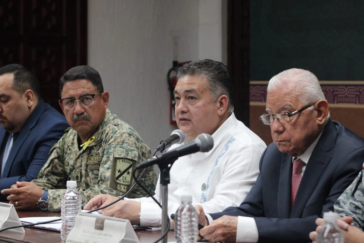 Los ex servidores públicos de Cuernavaca y del municipio de Huitzilac, mencionados, tanto Luis  Noé, como Marcos, fueron detenidos el 7 de septiembre en una casa ubicada en el poblado de Chamilpa, Cuernavaca, por delitos contra la salud y resistencia de particulares, mediante un operativo conjunto entre corporaciones, municipal, estatal y del Ejército y la Marina. Foto