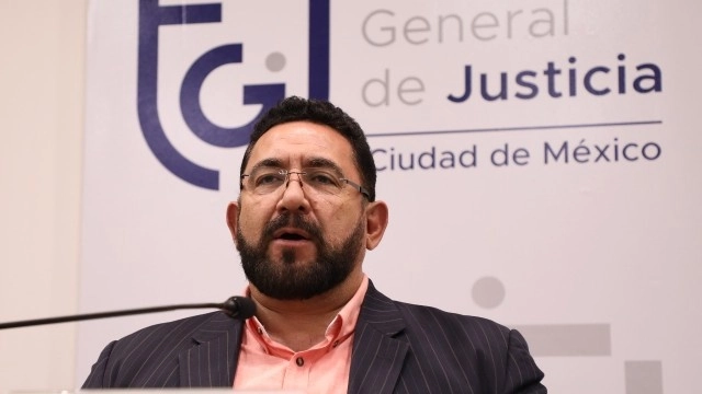 El vocero de la FGJCDMX, Ulises Lara López durante conferencia de prensa. Foto FGJCDMX