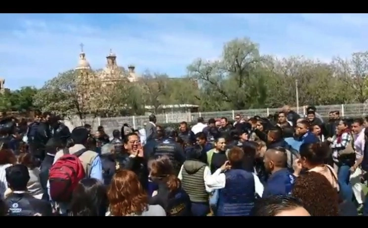 De inmediato se atendió a los lesionados, no requirieron ser hospitalizados. Foto La Jornada