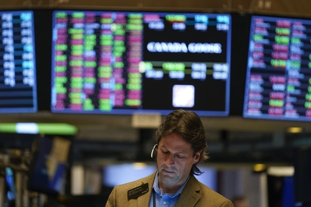 Empleado de la Bolsa de Valores de Nueva York en Nueva York. Foto Ap