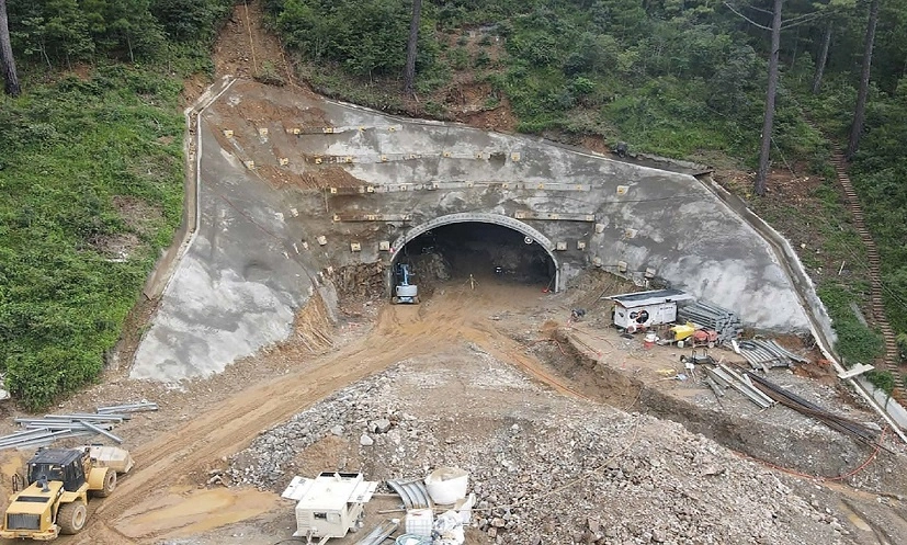 Durante los trabajos de la obra que originalmente sería inaugurada el 29 de noviembre. Imagen de archivo tomada de https://www.gob.mx/sct/prensa 
