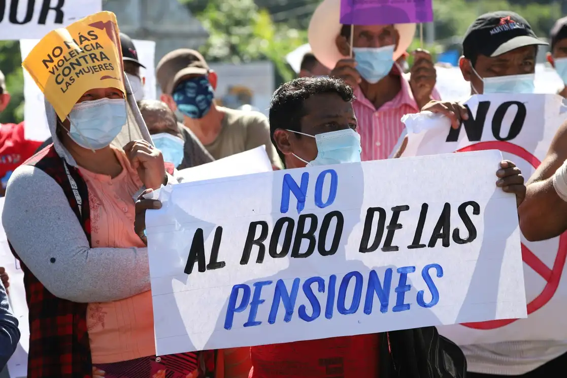Protesta en el centro de San Salvador. Foto Ap