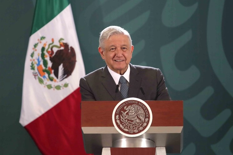 El presidente Andrés Manuel López Obrador dijo confiar que en México no caiga mucho la economía y que comience la recuperación a partir de julio. Foto Presidencia