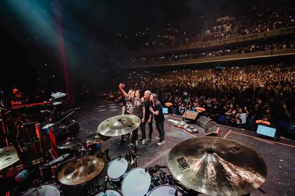 El concierto de Caifanes estuvo plagada de rock y reclamos ante las injusticias sociales en México. Foto Tomada del Twitter  @CAIFANESMEX