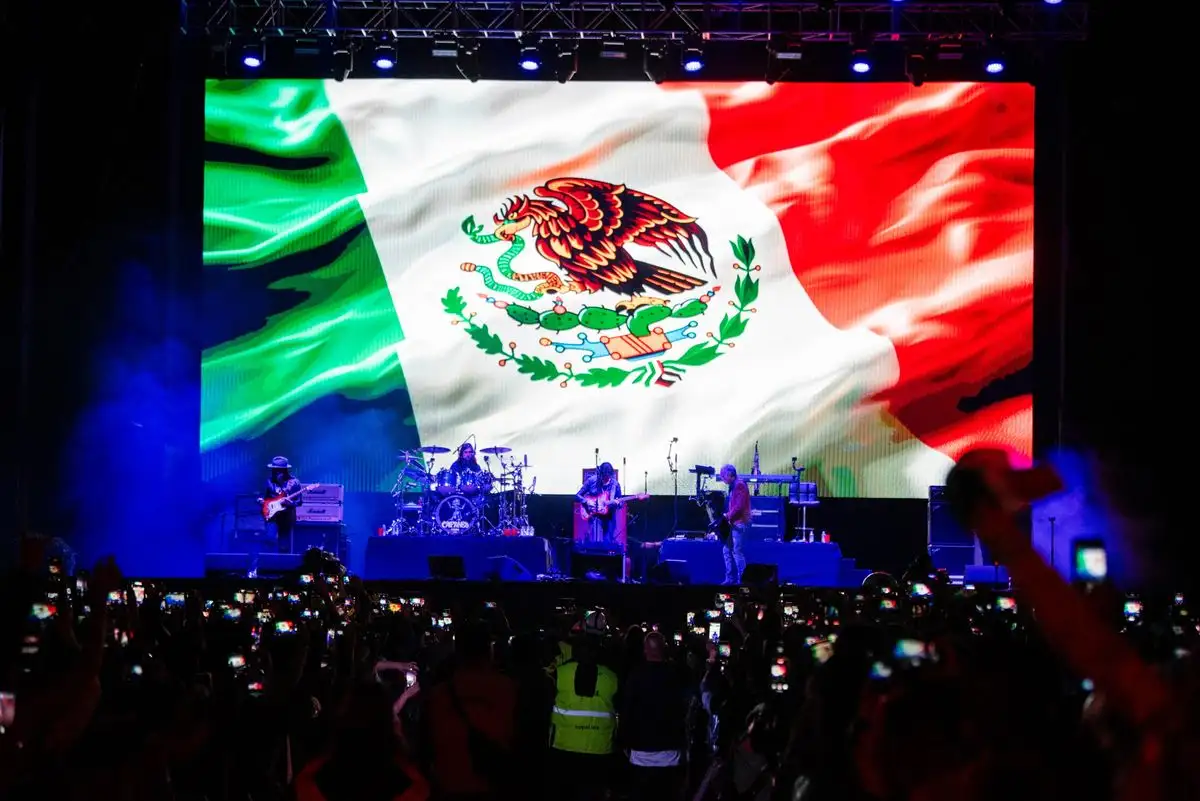 El concierto de la banda de rock, liderada por Hernández, se realizó antes del Grito de Independencia. 
