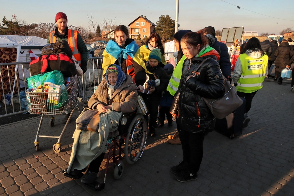Ingreso de ucranios por la garita de Medyka- Polonia, tras salir huyendo de su país por la guerra con Rusia, el pasado 20 de marzo. Foto Marco Peláez