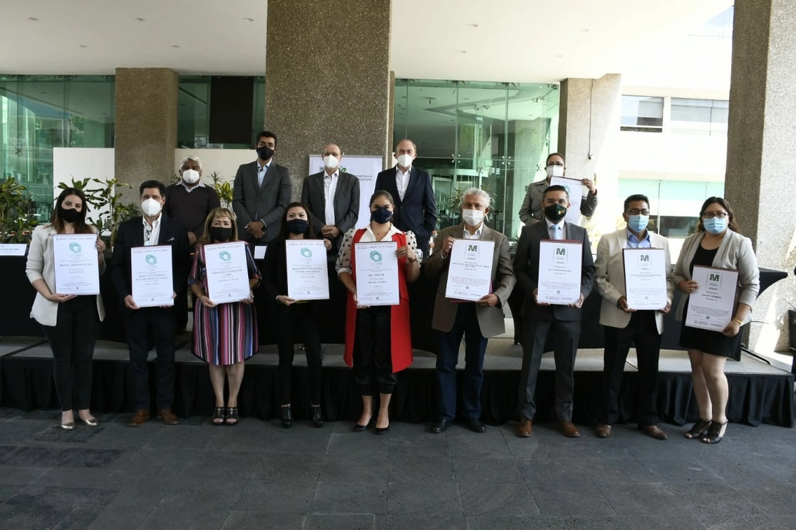 La Asociación de Hoteles de la Ciudad de México entregó certificaciones a empresas que han cumplido la calidad en su servicio y las normas de higiene y sanidad, el 22 de marzo de 2021. Foto Bertha Teresa Ramírez