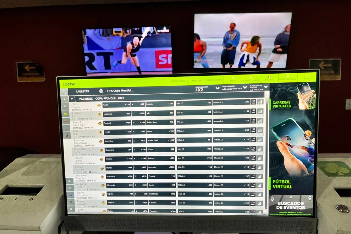 PIE: Cualquier actividad que ponga a prueba la intuición y la experiencia con una dosis de azar tiene potencial para el mercado de las apuestas. Foto Luis Castillo