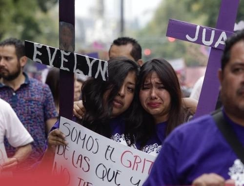 Marcha en contra de los feminicidios del Ángel de la Independencia al Zócalo, en diciembre de 2019. Foto Yazmín Ortega Cortés / Archivo