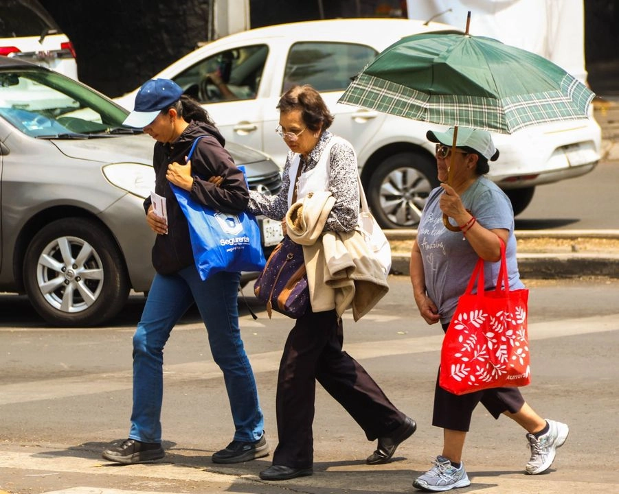 Informó el Sistema de Alerta Temprana que se esperan en Tabasco temperaturas máximas a la sombra de entre 40 y 42 grados centígrados, acompañadas de sensaciones térmicas superiores a 44 grados. Foto 