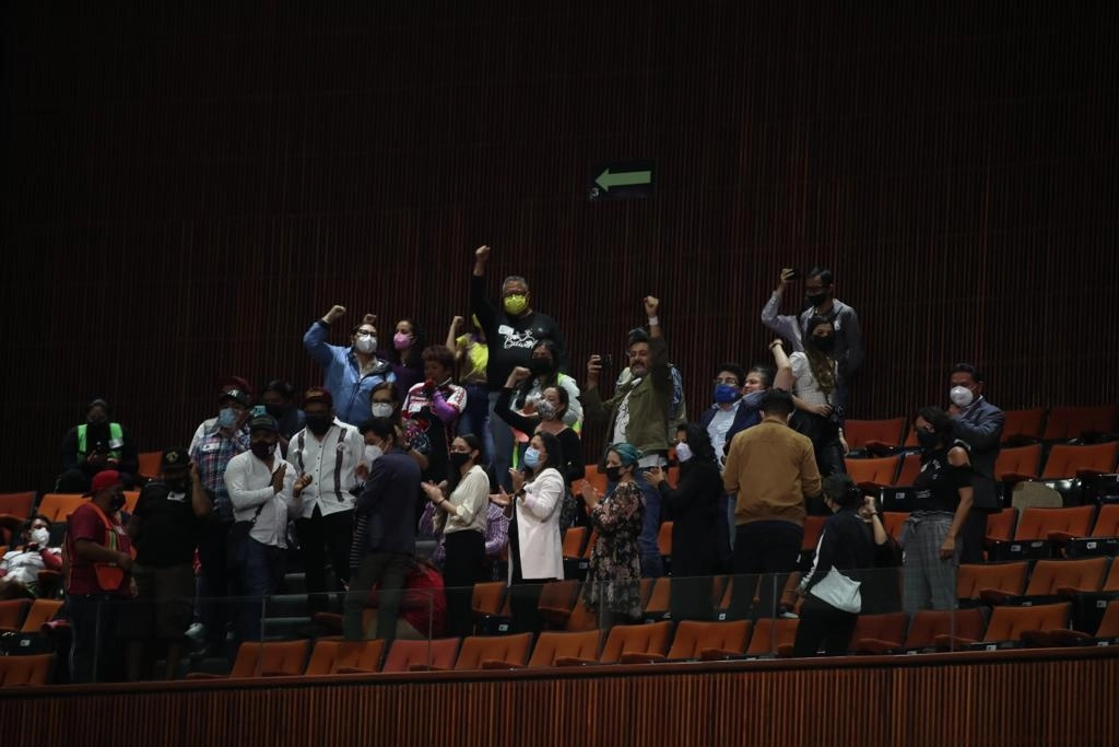 Víctimas de accidentes viales durante la discusión del dictamen de la Ley de Movilidad en la Cámara de Diputados en CDMX, el 24 de marzo de 2022. Foto José Antonio López