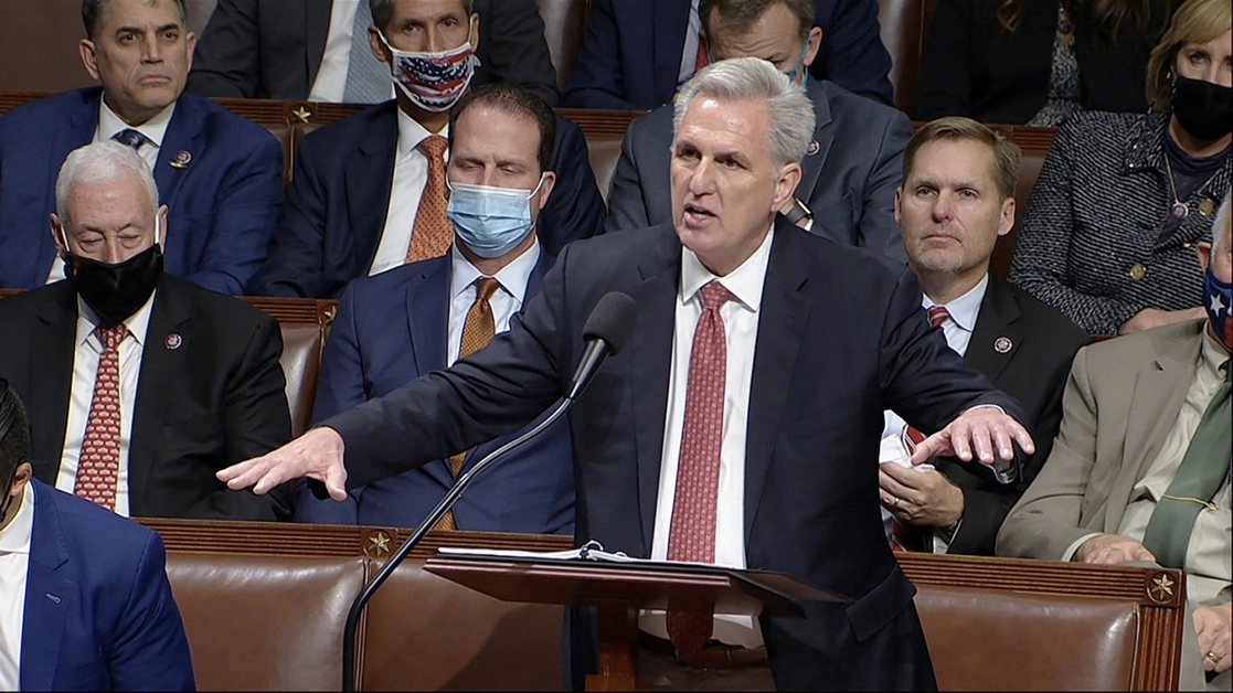 El proyecto se votó después de que el líder de la minoría republicana en la Cámara de Representantes, Kevin McCarthy, habló durante ocho horas y media. Foto House Television vía Ap