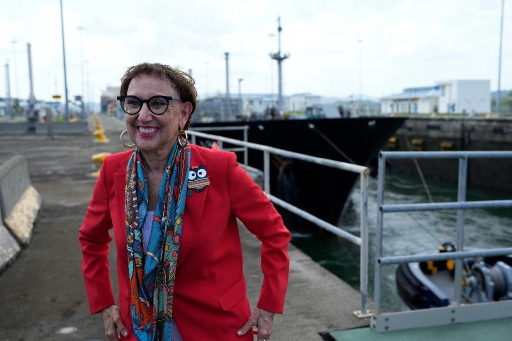 Las guerras de Gaza y Ucrania causan "disrupción" en el Canal de Suez, en el Mar Rojo y en el Mar Negro, mientras el cambio climático forzó a reducir el tránsito de buques por el Canal de Panamá, destacó Rebeca Grynspan, secretaria general de UNCTAD. Foto Afp