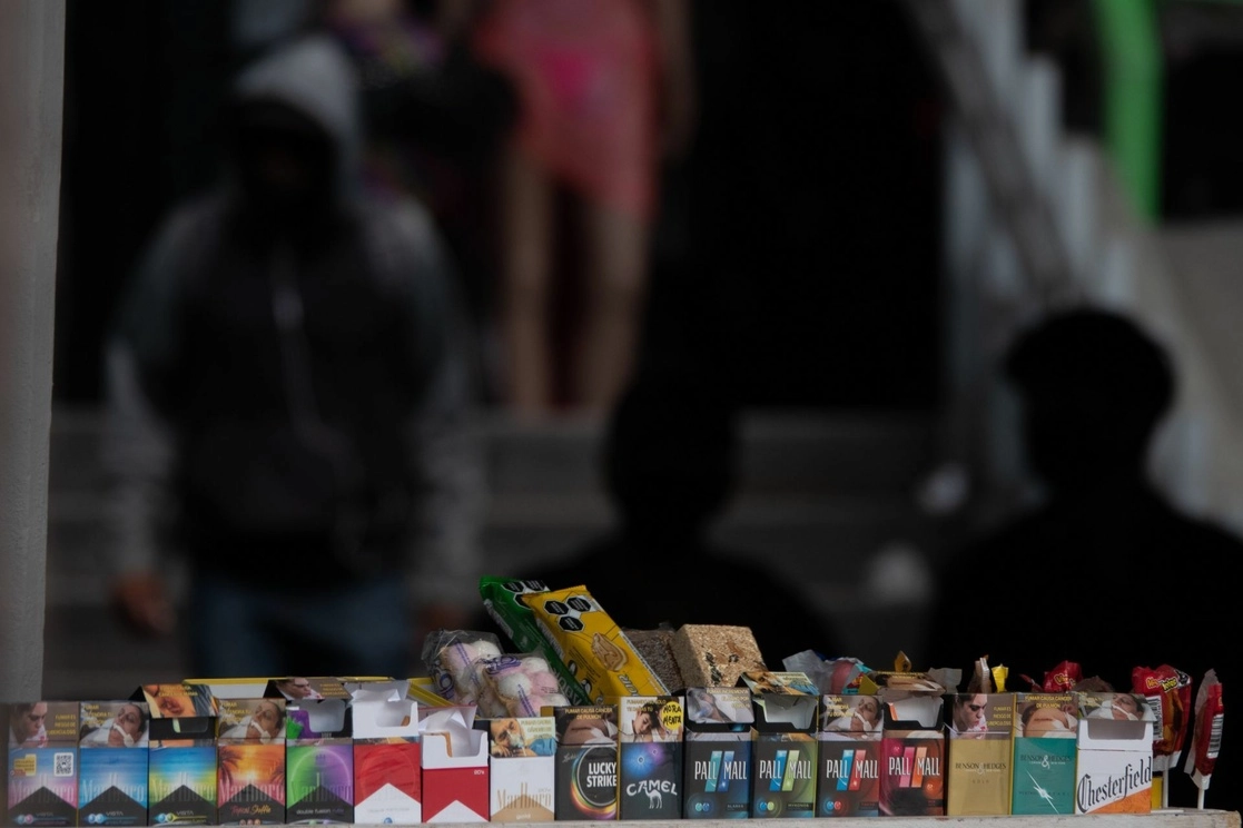 Venta de cigarros de diferentes marcas en la Glorieta de los Insurgentes. Foto Cuartoscuro / Archivo