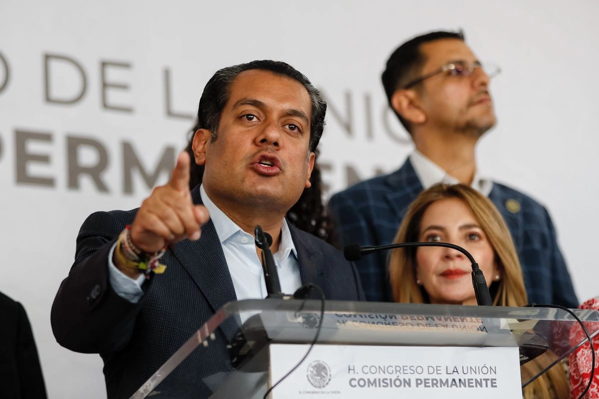 El diputado de Morena, Sergio Gutiérrez Luna, durante una conferencia de prensa. 