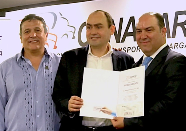 Armando Yussef Martínez Saleh rindió protesta como nuevo delegado de la CANACAR en esta ciudad. Foto. CANACAR.