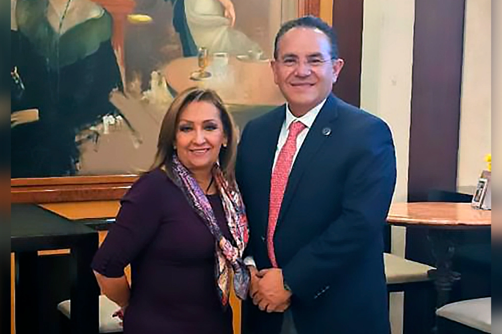 La gobernadora de Tlaxcala, Lorena Cuéllar Cisneros, y Miguel Ángel Martínez Millán, presidente de la CANACAR durante la reunión. Foto CANACAR