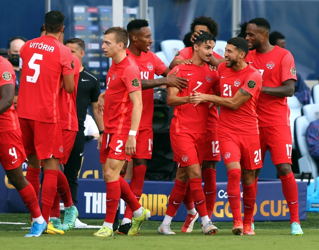 Canadá consiguió clasificar a cuartos de final de la Copa Oro al derrotar 4-1 a Haití. Foto Afp