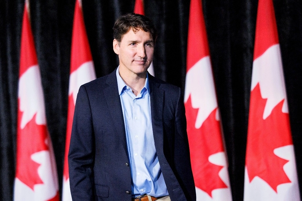 El primer ministro canadiense, Justin Trudeau, sale de una conferencia de prensa en el retiro del gabinete de ministros federales en Halifax, Nueva Escocia, el 26 de agosto de 2024. Foto Ap