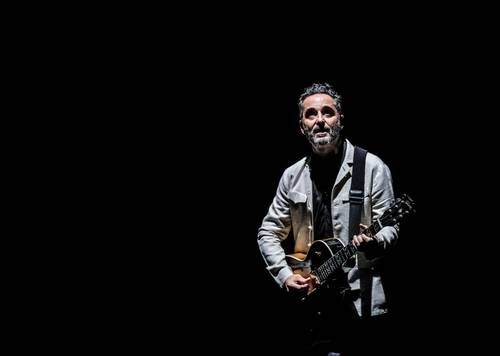 El cantante uruguayo Jorge Drexler suspendió este martes dos conciertos programados en Costa Rica por el coronavirus. Foto cortesía de Ocesa / Archivo 
