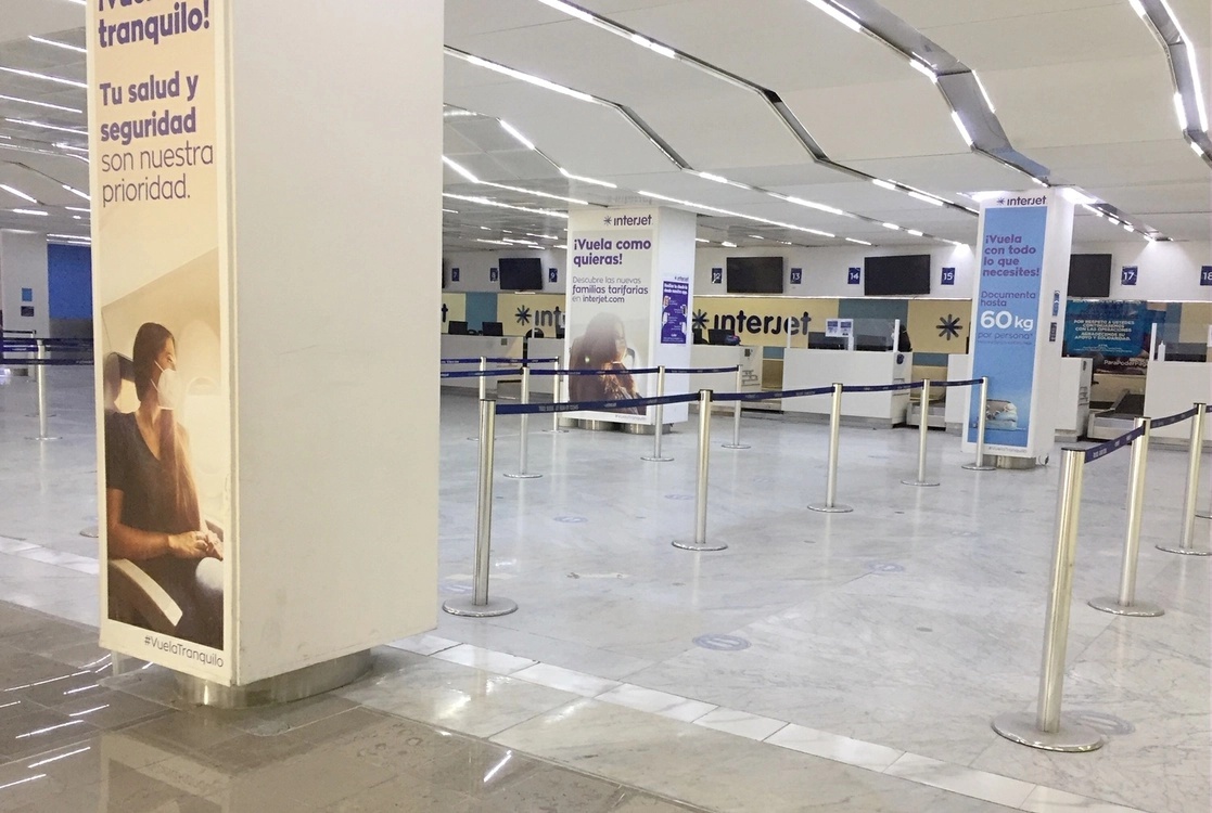 Mostradores de la aerolínea Interjet en el Aeropuerto Internacional de la Ciudad de México, el día de ayer. Foto Cristina Rodríguez 