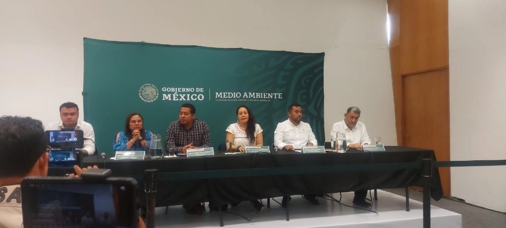 El gobierno federal no se opondrá a los habitantes de Nanchital que rechazan la instalación del relleno sanitario, dijo la titular de la Semarnat, María Luisa Albores. Foto Sayda Chiñas 