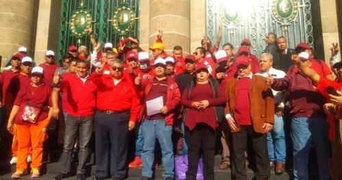 Integrantes del Sindicato Único de Trabajadores del Gobierno de la Ciudad de México acusaron que el Comité Ejecutivo General pretende inhibir el voto. Foto 'La Jornada'