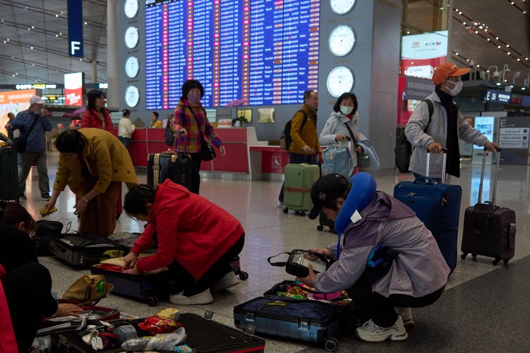Más de 400 vuelos fueron cancelados en el Aeropuerto Internacional de Beijing, debido a los fuertes vientos, el 12 de abril de 2025.
