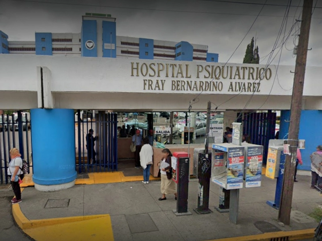 Fachada del hospital siquiátrico Fray Bernardino Álvarez, en la Ciudad de México. Imagen tomada de Google Street View