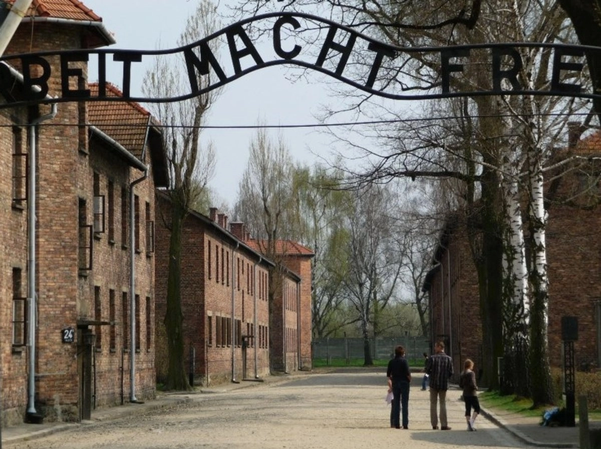 Entrada del campo de concentración de Auschwitz, en Alemania. 