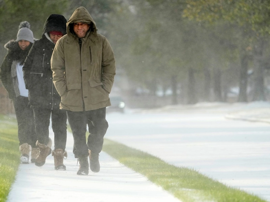Las temperaturas bajaron de los 6 grados centígrados bajo cero y rondan los 3 grados centígrados bajo cero en la zona de Houston, Texas, el 15 de febrero de 2021. Foto Ap 