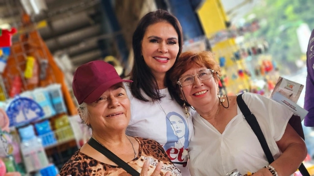 Lety Varela, de la coalición Sigamos Haciendo Historia, expresó que deben abrirse espacios para que los adultos mayores fortalezcan cuerpo y alma. Foto Proporcionada por su equipo de campaña